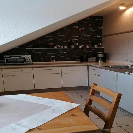 Charmante Am Thueringer Rennsteig פראונוואלד