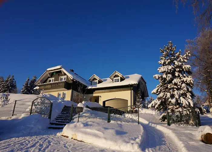 Charmante Am Thueringer Rennsteig فراونوالد